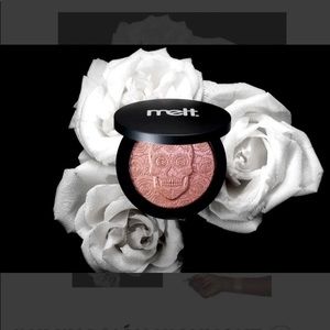 Melt Cosmetics Ilumininacion highlighter $39